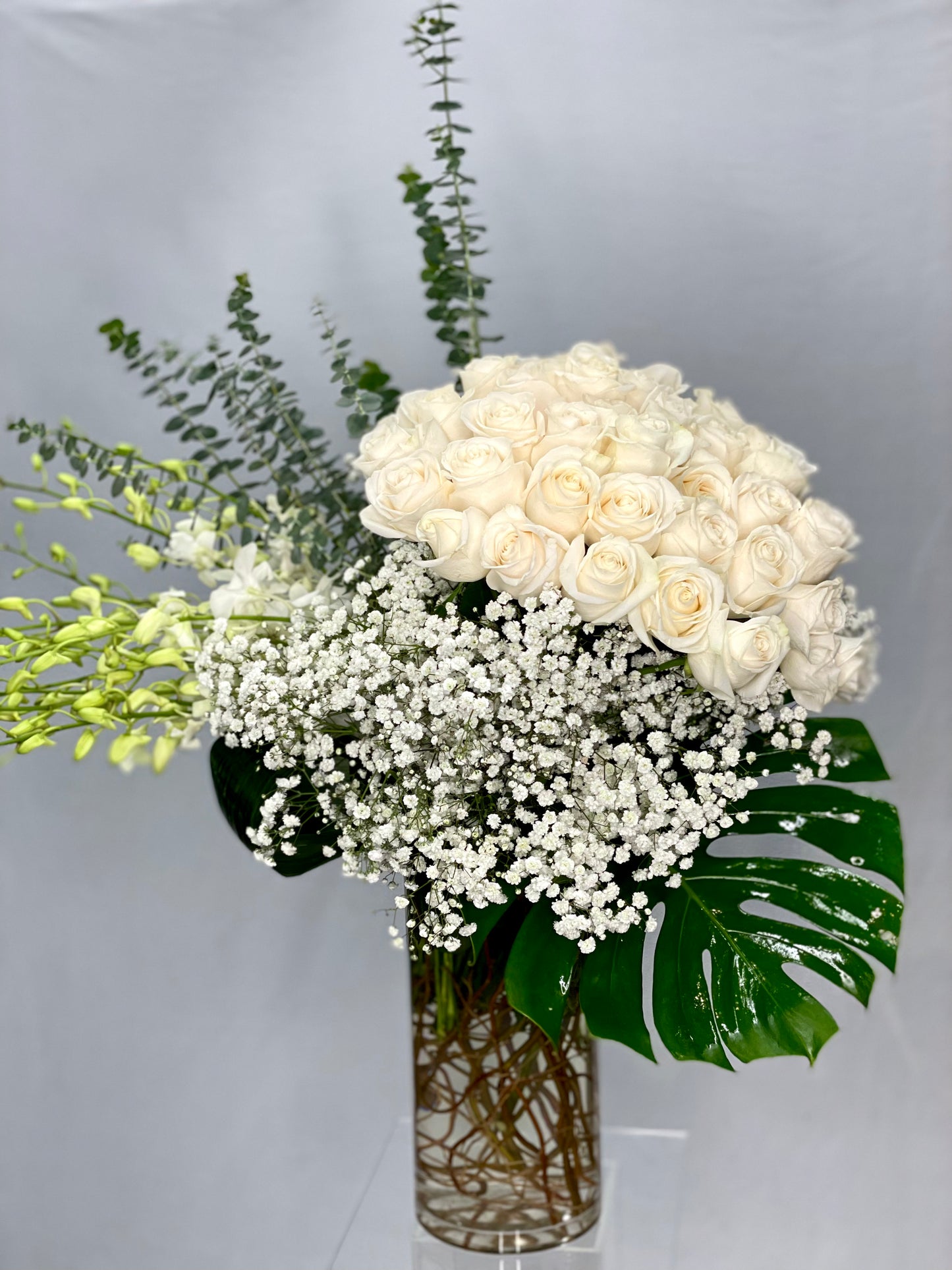 Pure Elegance White Rose Vase